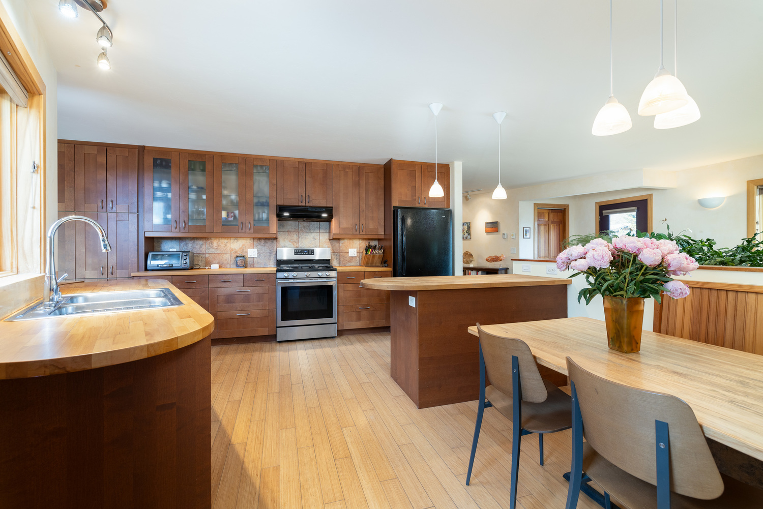 CHARMING AND COMFORTABLE